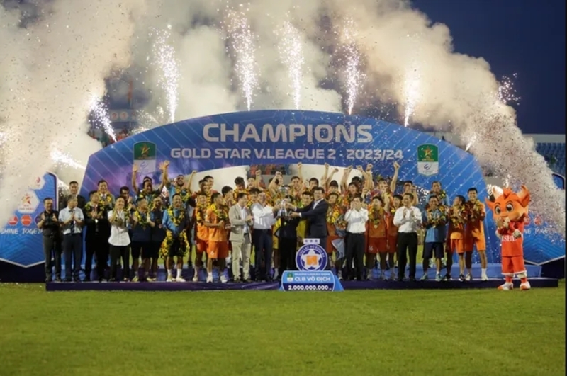 SHB Đà Nẵng thể hiện bản lĩnh khi vô địch hạng Nhất 2023/24 và trở lại V.League sau một mùa xuống hạng.