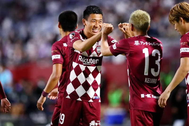 Vissel Kobe gây chú ý nhờ tham vọng lớn, lối chơi kỹ thuật và sức hút truyền thông mạnh.