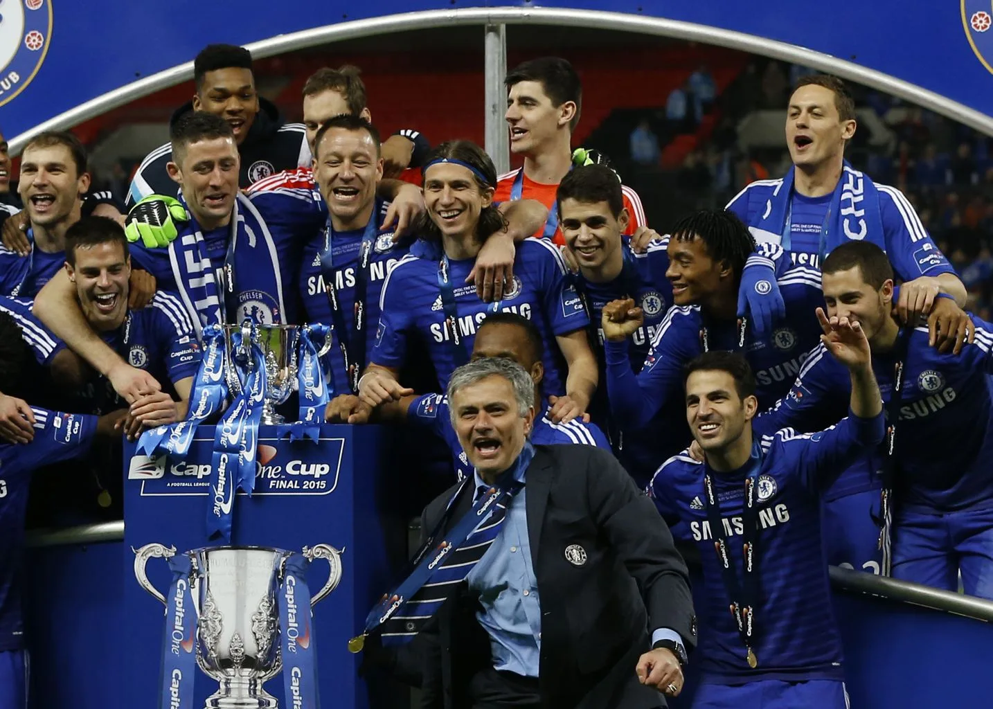 huan-luyen-vien-mourinho-va-thanh-cong-voi-chelsea-099a-v